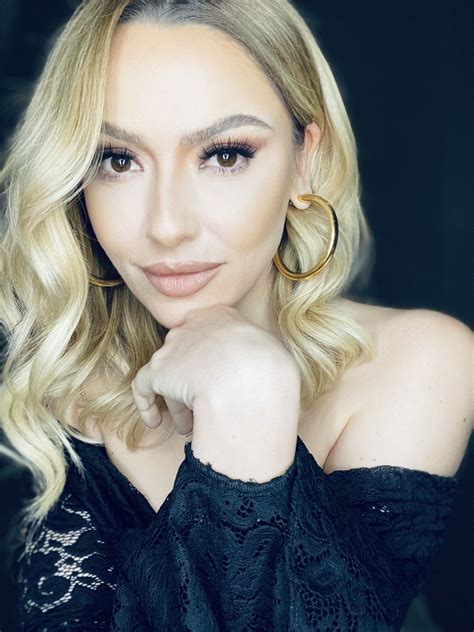 hadise dior|hadithe wikipedia.